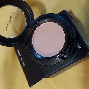 Hello, There - MAC Eyeshadow